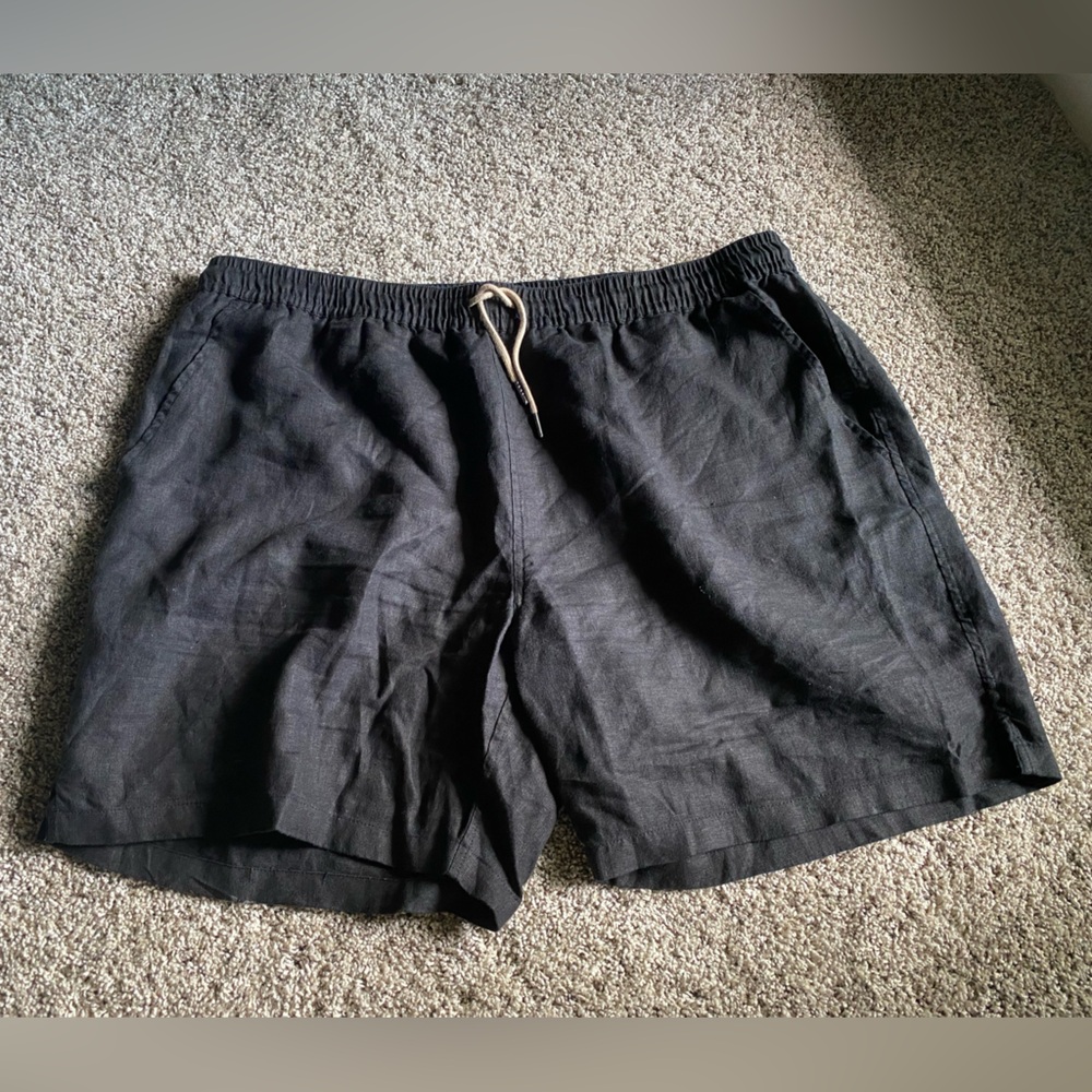 Quince Black Elastic-Waist Hybrid Shorts with Drawstring